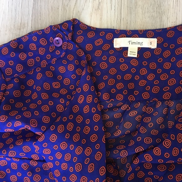 Fun Patterned Sheer Work Blouse - Picture 6 of 7